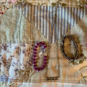 Women’s necklaces and bracelets